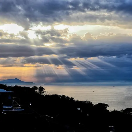 Balcone Sul Vesuvio *